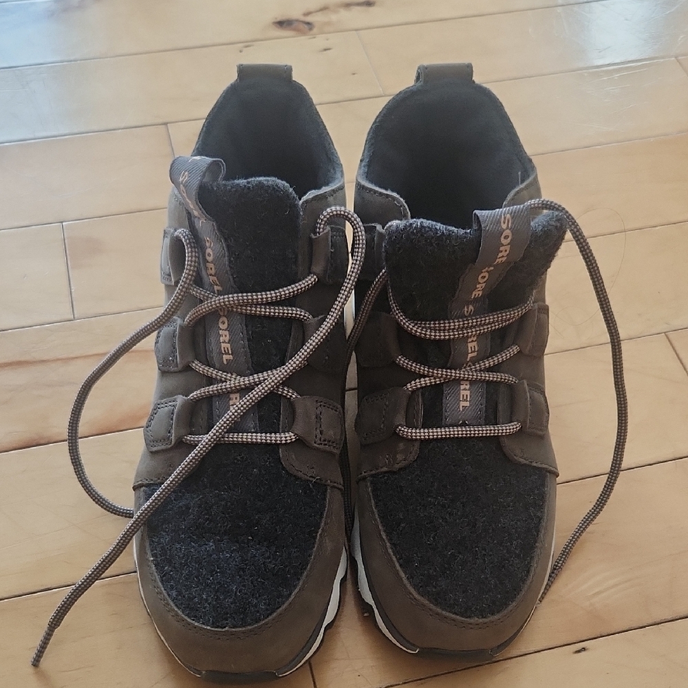 Sorel Charcoal and Olive Green Lace-Up Shoes